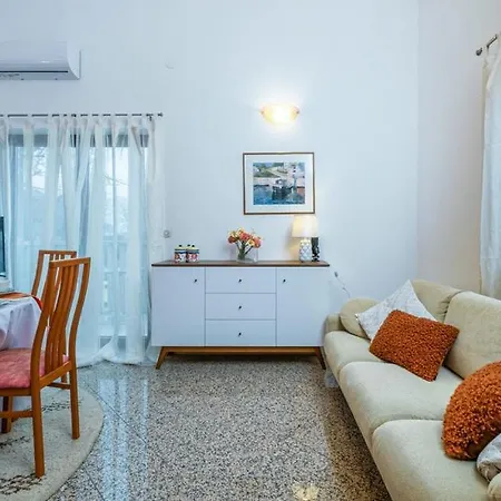 Maria Villa